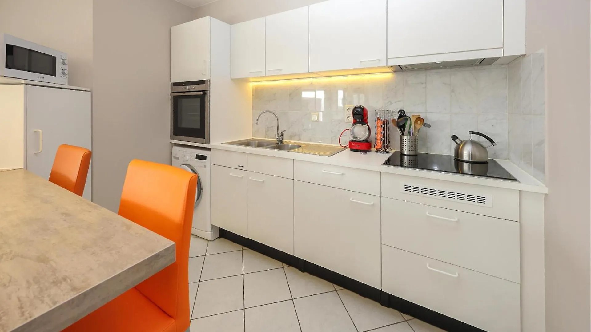 Lovely Apartment In Oostende With Kitchen Βέλγιο