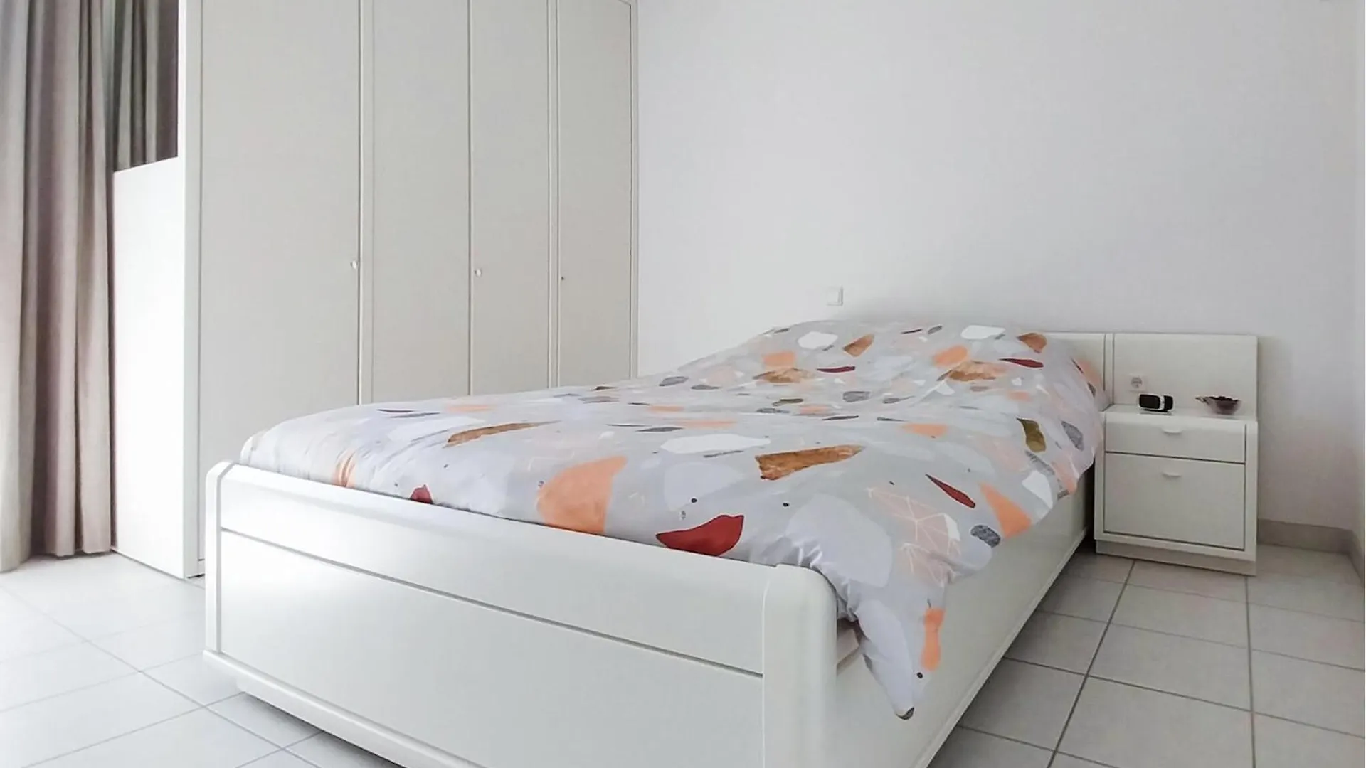 Lovely Apartment In Oostende With Kitchen