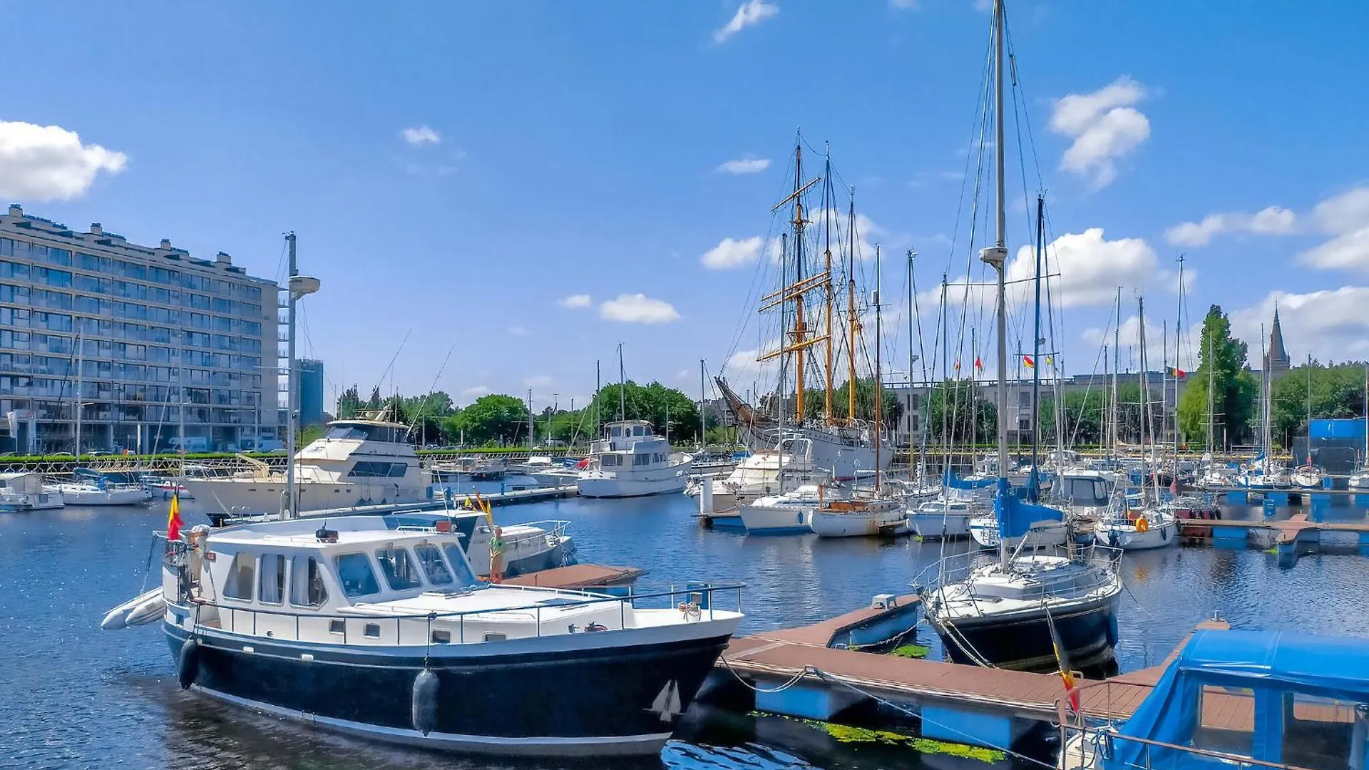 Lovely Apartment In Oostende With Kitchen
